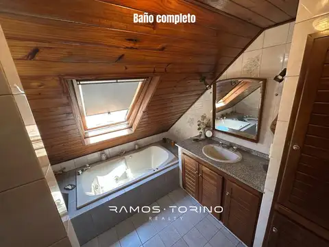 Venta Casa 5 amb con quincho y jardín en Claypole