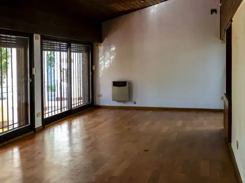 Excepcional casa de tres dormitorios en venta zona Nebel
