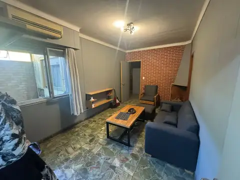 Depto Tipo Casa 2 ambientes con 1 baño