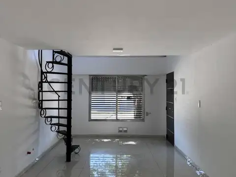 VENDE - Casa céntrica a metros del parque