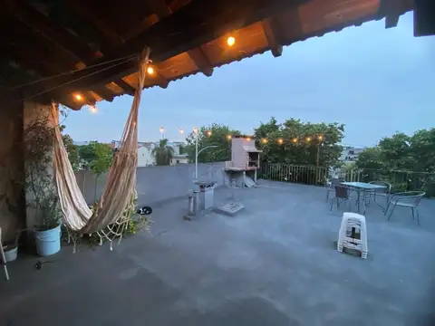 4 AMBIENTES BALCON PATIO TERRAZA PARRILLA QUINCHO