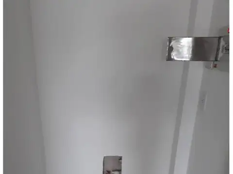 Monoambiente amplio con balcón