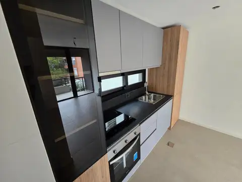 Estreno Exclusivo de 2 Ambientes con Cochera en San Isidr