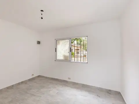 3 AMBIENTES CARAPACHAY JARDIN COCHERA PARRILLA