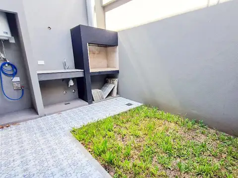 Depto Tipo Casa en Venta con 1 cocheras