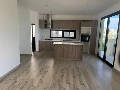 Casa en Venta en El Canton - Norte, USD 350.000