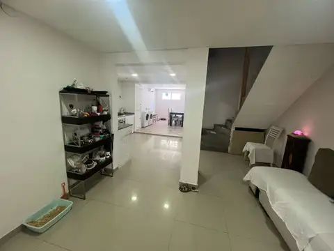 Depto Tipo Casa en Venta en Bernal Oeste, USD 69.000