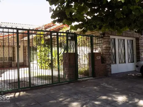 EXCELENTE CHALET 4 AMBIENTES – VILLA CLUB