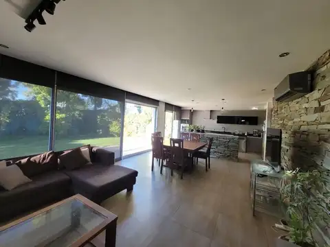 Casa 3 ambientes con 3 baños