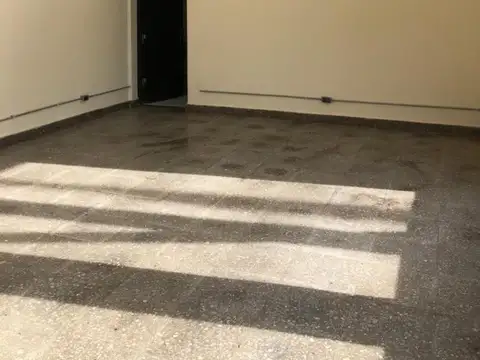 Local en Alquiler en José Mármol, $ 700.000