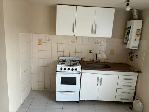 Departamento en Alquiler en Los Hornos, $ 470.000
