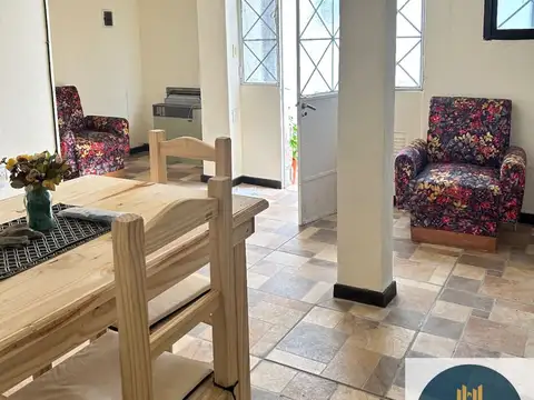 Casa 2 ambientes con 1 baño