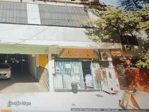 Local sobre Avenida Directorio, 90 m2. A metros de la A. San Pedrito.