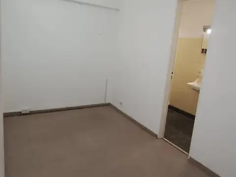 Oficina 2 ambientes con 1 baño