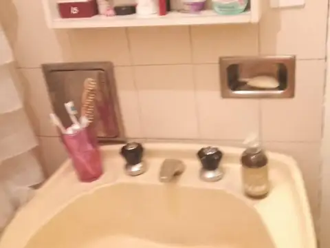 ISIDRO CASANOVA, PH de 4 AMB. AL FRENTE CON COCHERA