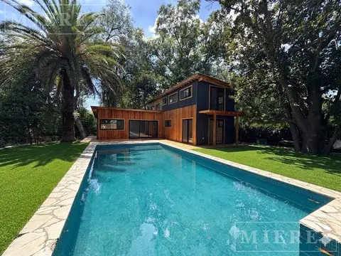 Casa en Venta en Centro, USD 220.000