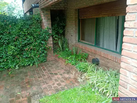 Casa 7 ambientes con 1 baño