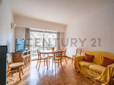 Departamento 4 ambientes balcón corrido - dependencia de servicio