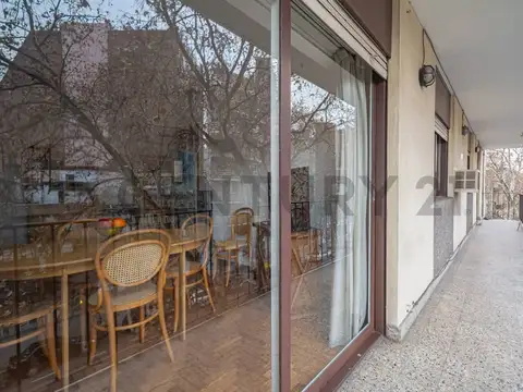 Departamento 4 ambientes balcón corrido - dependencia de servicio