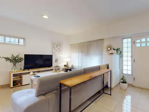 Casa en Venta - 3 Dormitorios 2 Baños - 480mts - La Plata