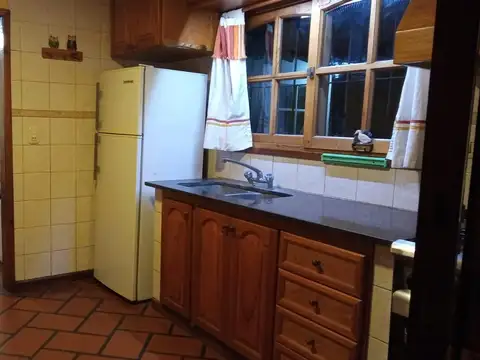 Casa 4 ambientes con 1 baño