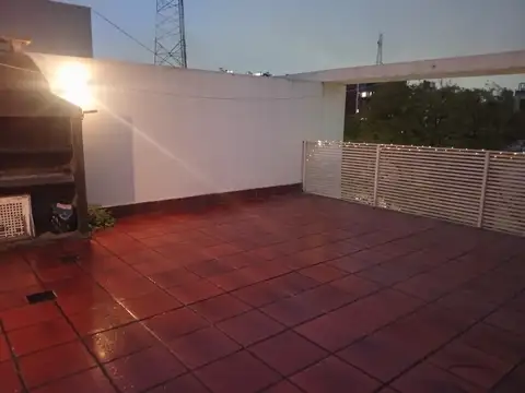 Hermoso y amplio monoambiente con terraza propia