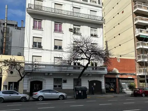 OPORTUNIDAD  Dpto de 3 ambientes y dpcias a reciclar!