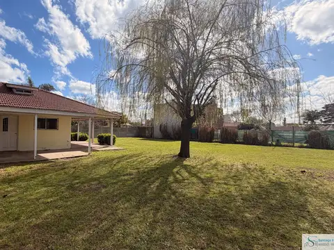 Casa en Venta con 2 cocheras