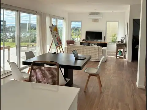 Casa 4 ambientes con 3 baños