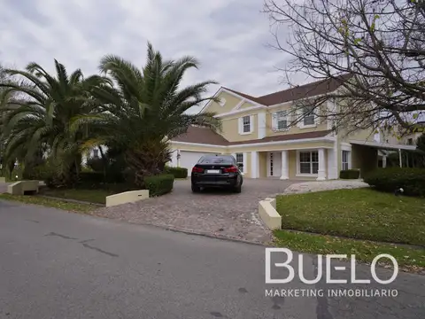 Casa en Venta en Abril Club De Campo, USD 749.999