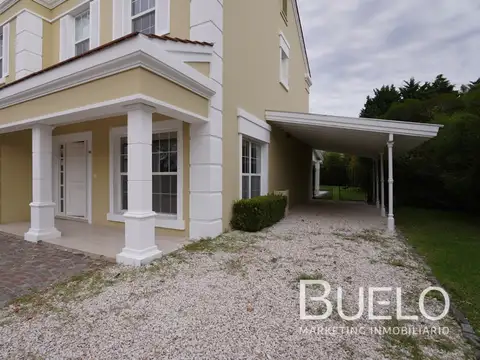 Casa 5 ambientes con 4 baños