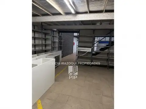Galpon en Venta 30  mts Fondo