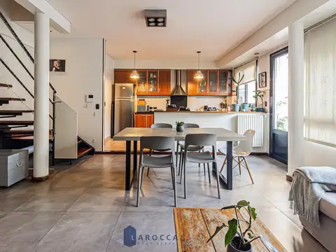 Depto Tipo Casa 4 ambientes con 2 baños