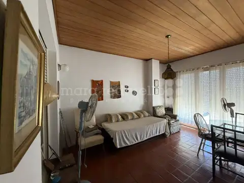 Casa 8 ambientes con 3 baños