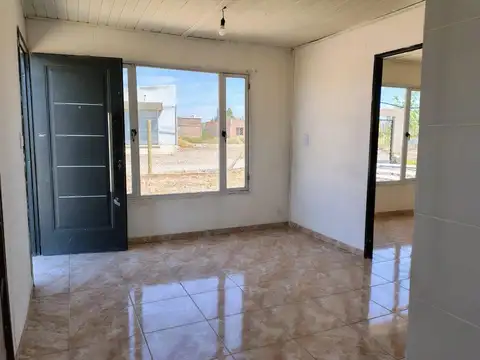 Casa en Alquiler con 3 cocheras