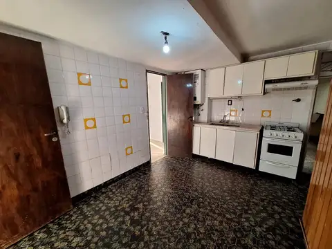 Departamento de 3 amb  al frente c/balcon 