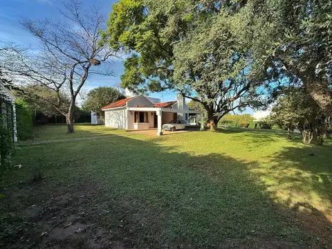 Casa en Venta con 4 cocheras