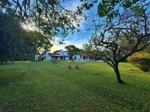 Casa 6 ambientes con 2 baños