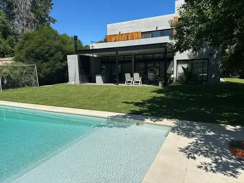 Alquiler Casa De Diseño en Los Cardales