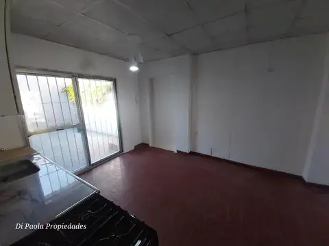 Depto Tipo Casa en Alquiler en Lomas de Zamora, $ 700.000