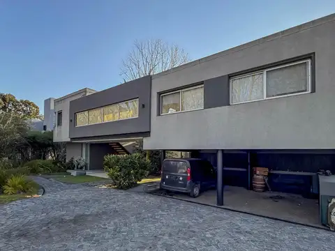 Casa en Venta en Grand Bell 1 de 4 Dormitorios - City Bell