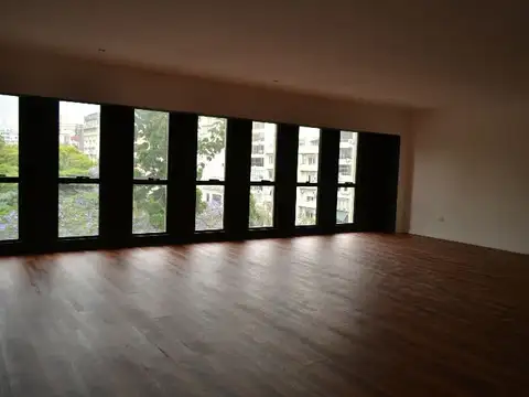 Excelente oficina de 70 m2 en microcemtro