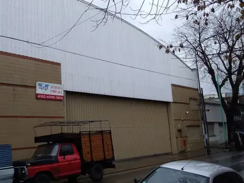 Galpon en Alquiler 33  mts Frente