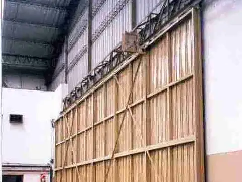 Galpon en Alquiler 44  mts Fondo