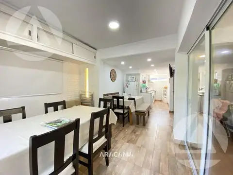 Casa en Alquiler con 1 cochera