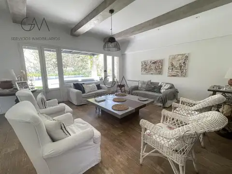 Casa 4 ambientes con 3 baños