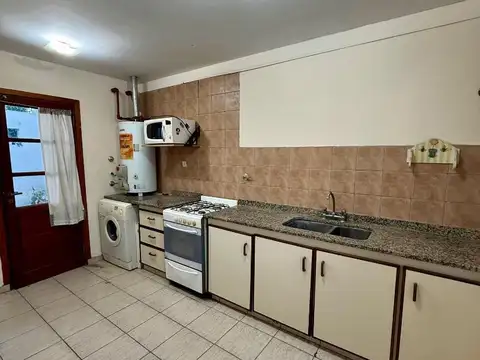 Casa 4 ambientes con 1 baño