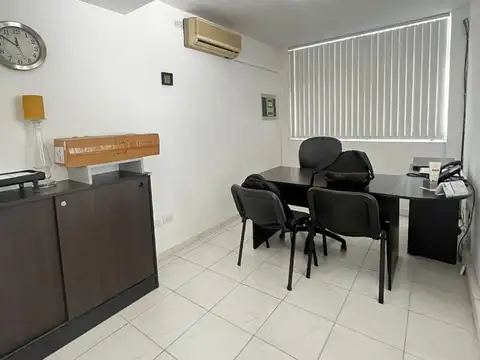 Oficina 7 ambientes con 2 baños