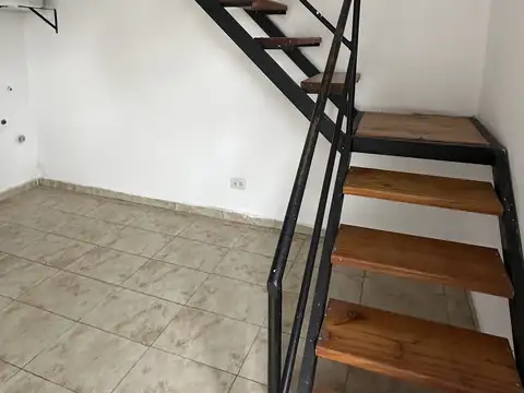 Depto Tipo Casa en Alquiler de 2 ambientes