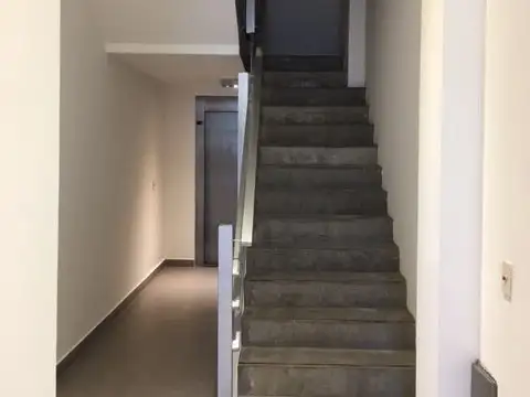 Oficina 2 ambientes con 1 baño